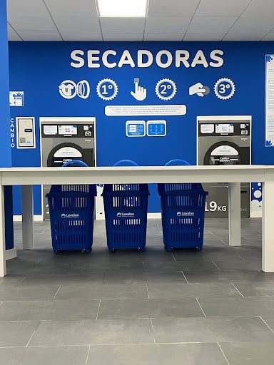 Lavandería Autoservicio Lavalux Narón
